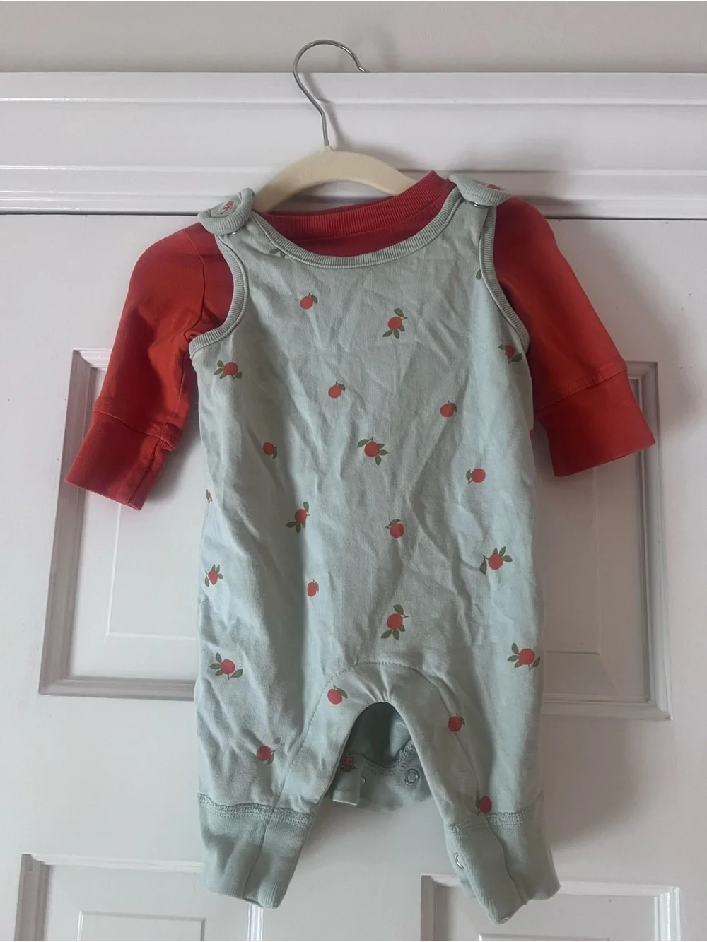 Hanna Andersson Sage Peach-Print One-Piece with Rust Sleeves